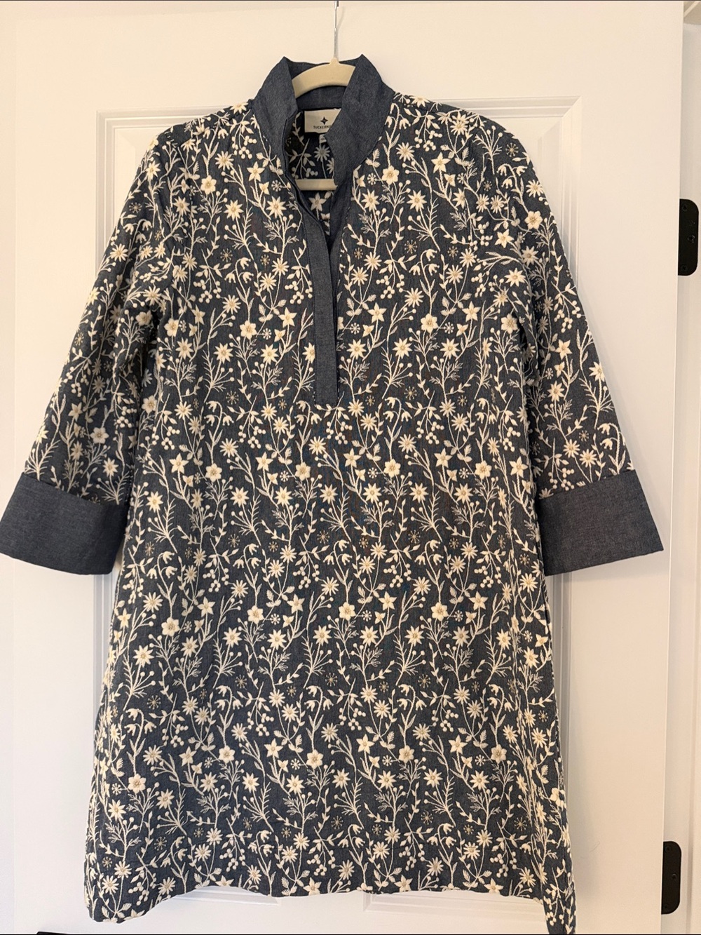 Tuckernuck Navy and Cream Floral Cotton Tunic Dress